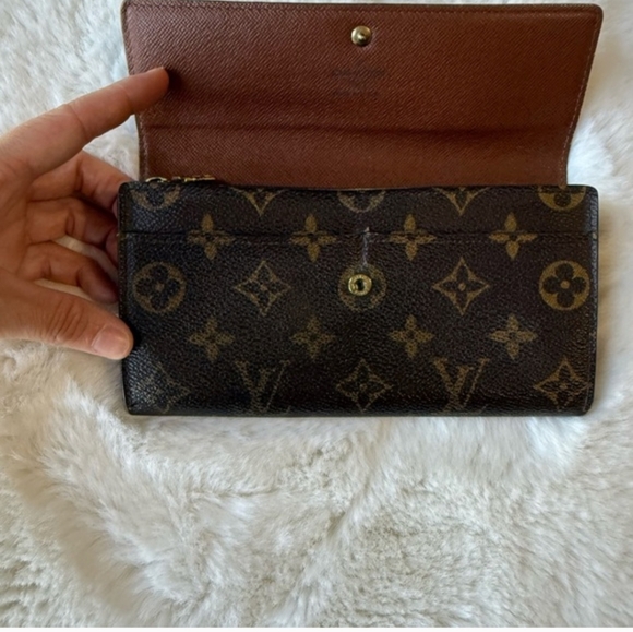 Louis Vuitton Monogram Long Wallet - Picture 5 of 13